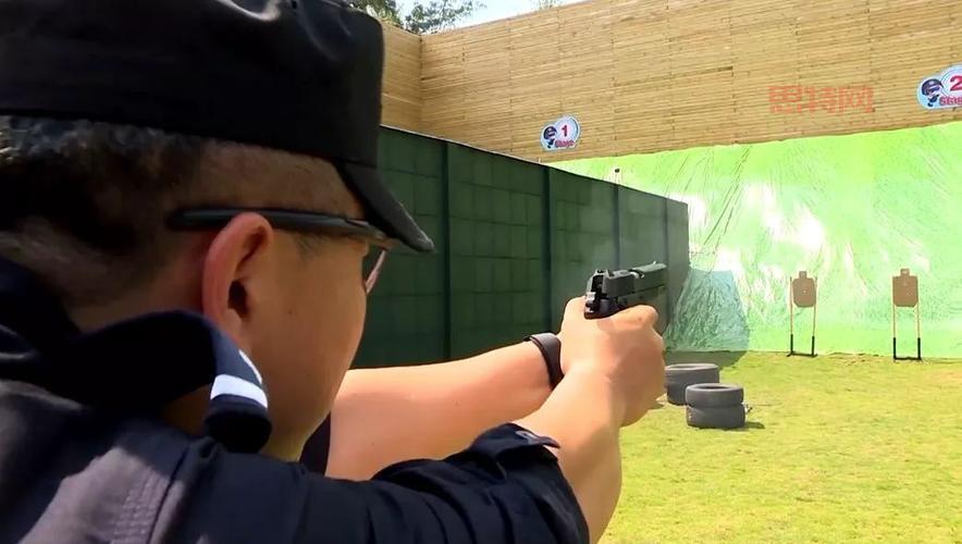 神     3D下载：感受真实的射击体验，一较高下！