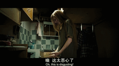 枪林弹雨!在僵尸横行的世界,她能否活下去?