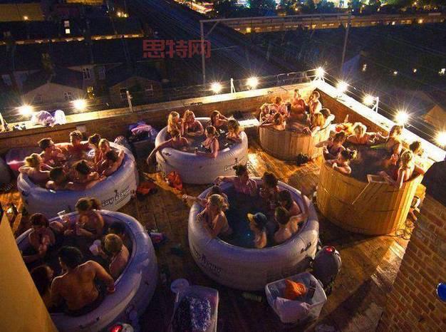 走进日韩另类世界:混浴文化与情趣潮流