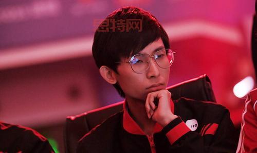 WC3L赛季回顾：历史上的传奇战队与顶尖选手