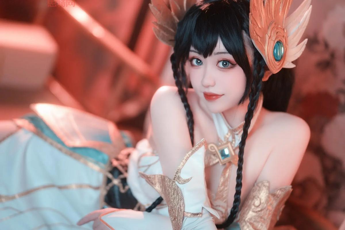 LOL Cosplay大赏：全球美女COS英雄联盟经典角色