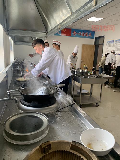 学烹饪375技术哪家强?这份名单帮你找到好去处!