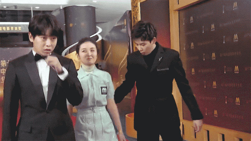 CCTV6曝光王俊凯新动态：电影首映现场魅力四射