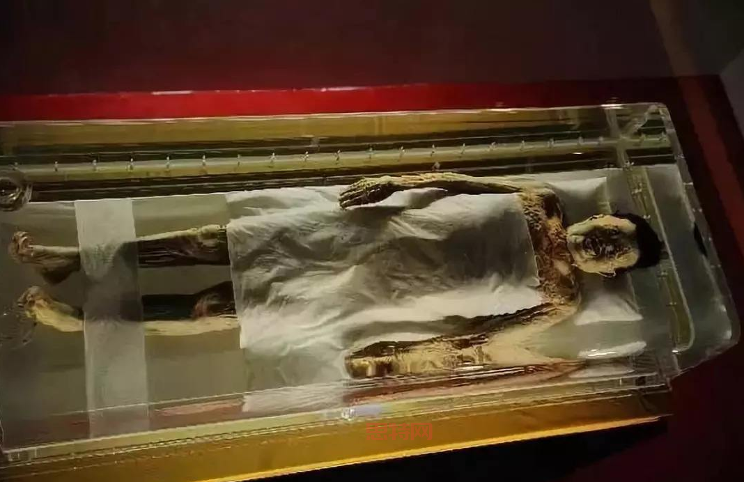 月球发现三眼女尸是真的吗？最新消息独家揭秘！