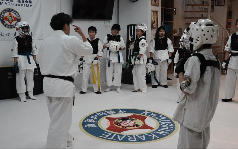 空手道美走红，17岁极真空手道选手目代结菜成话题人物