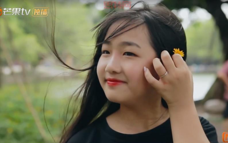 从变形计到芒果节：赵小果的星途初探