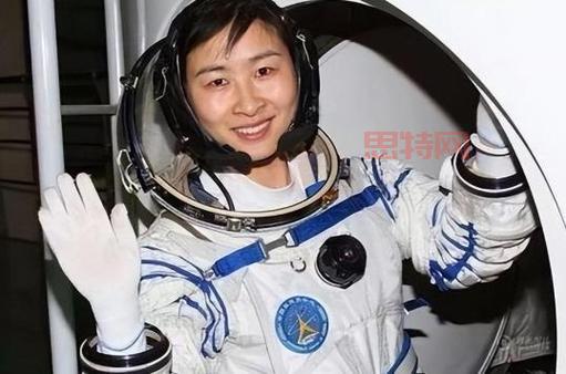 刘洋所在的机组是？她是我国首位升空女航天员！